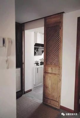 房门对住厨房