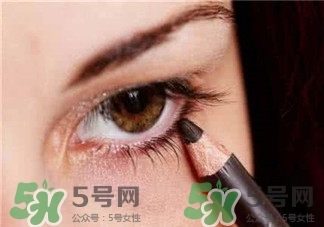 怎样画眼线不晕染
