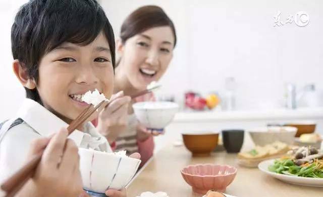 宝宝手被烫红了怎么办