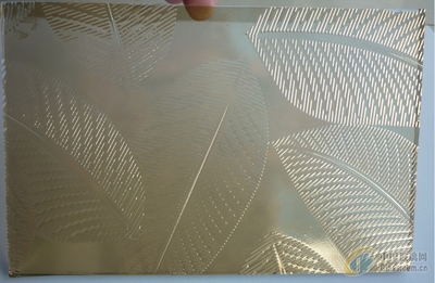 玻璃贴膜方法