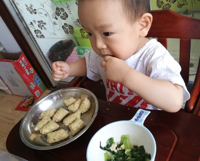 十个月宝宝可以吃葱花吗