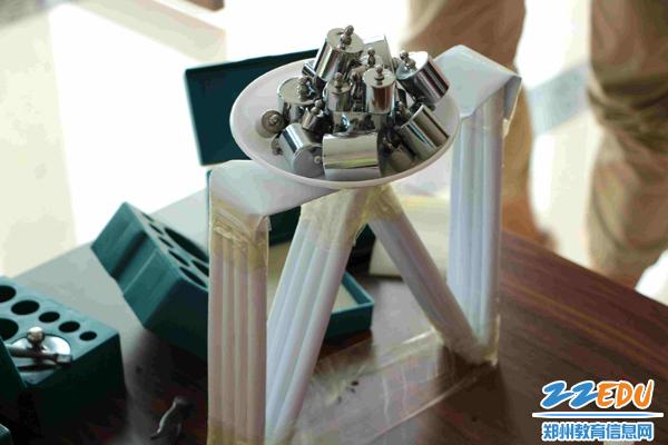 纸桥承重冠军设计图