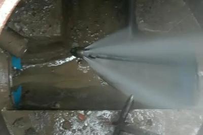 厨房下水道有石块