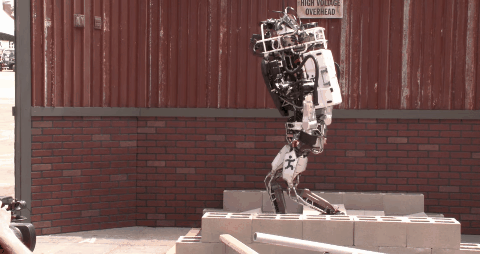 真的机器人能走路