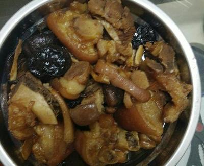 高压锅卤猪脚制作方法