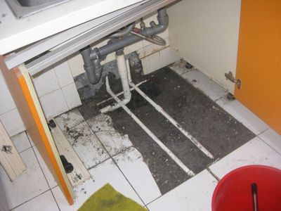 厨房位置在漏水漏水
