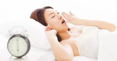 早上起床恶心是怎么回事
