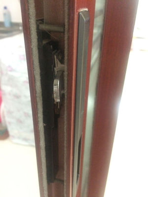 橱柜滑道门老开咋回事