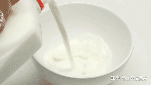 奶粉和纯牛奶哪个营养好