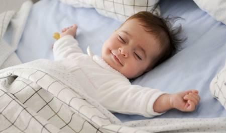 一般婴幼儿一天睡多少个小时