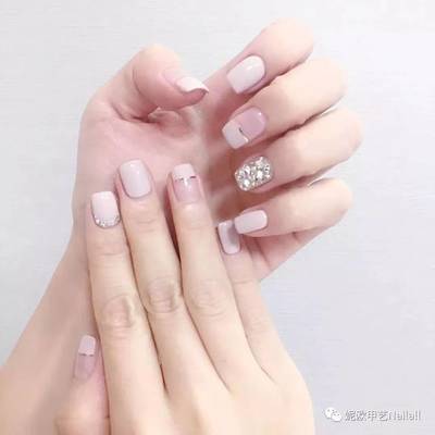 产后多久可以做美甲