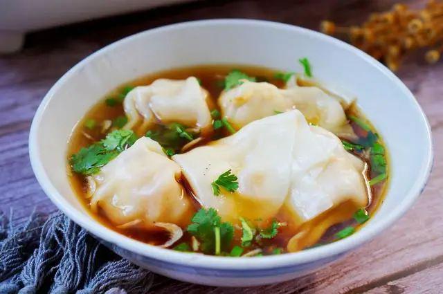 胡萝卜洋葱香菇馄炖