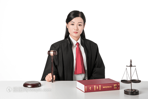当法官好还是律师好