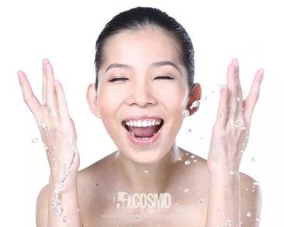 先擦面霜还是精华