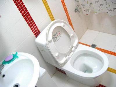 马桶冲不干净
