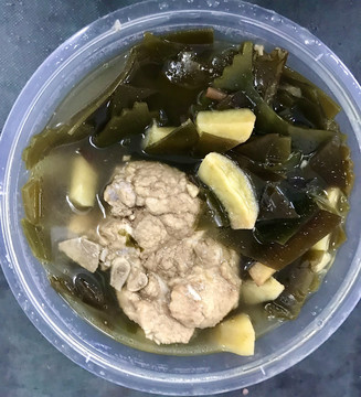 香菇海带土豆炖鸡汤