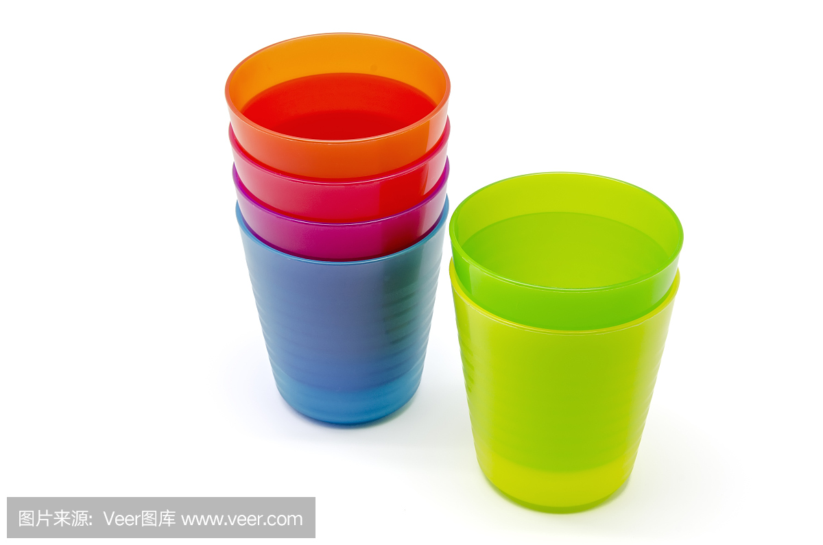 玻璃杯和塑料杯哪个好