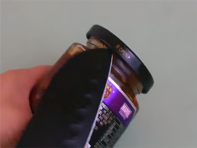 玻璃瓶子拧不开怎么办