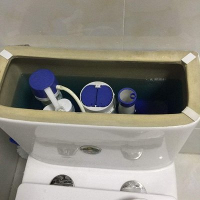 马桶一直流水怎么修理