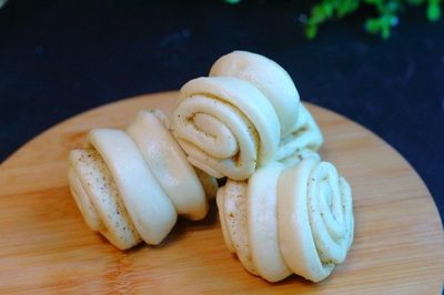 椒盐花卷的制作方法