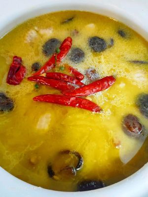 红枣香菇板栗炖鸡汤的做法