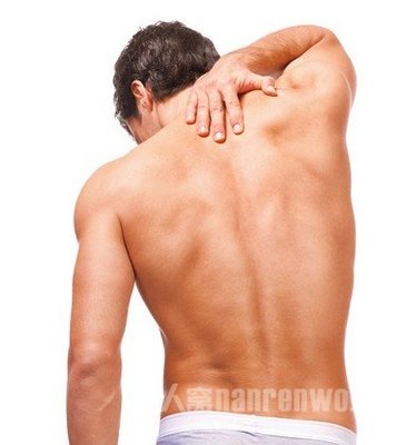 后背冒痘痘什么原因