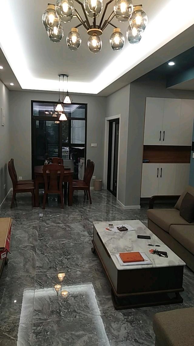 今年流行什么颜色的地板砖