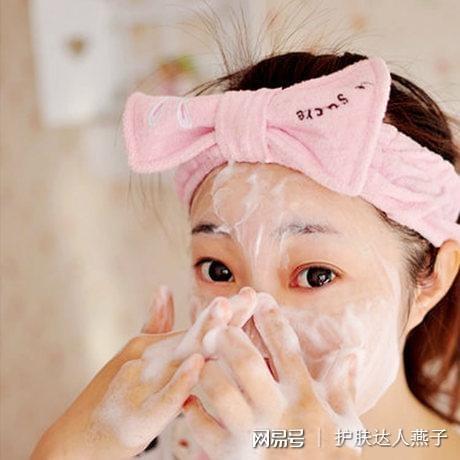 为什么脸上长痘痘和毛孔变大
