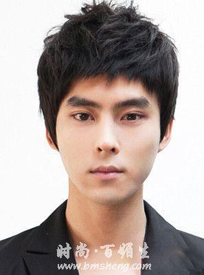 男生蓬松发型