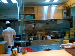 饭店厨房无窗户