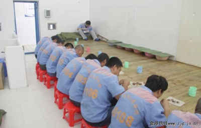 看守所晚上睡觉图片