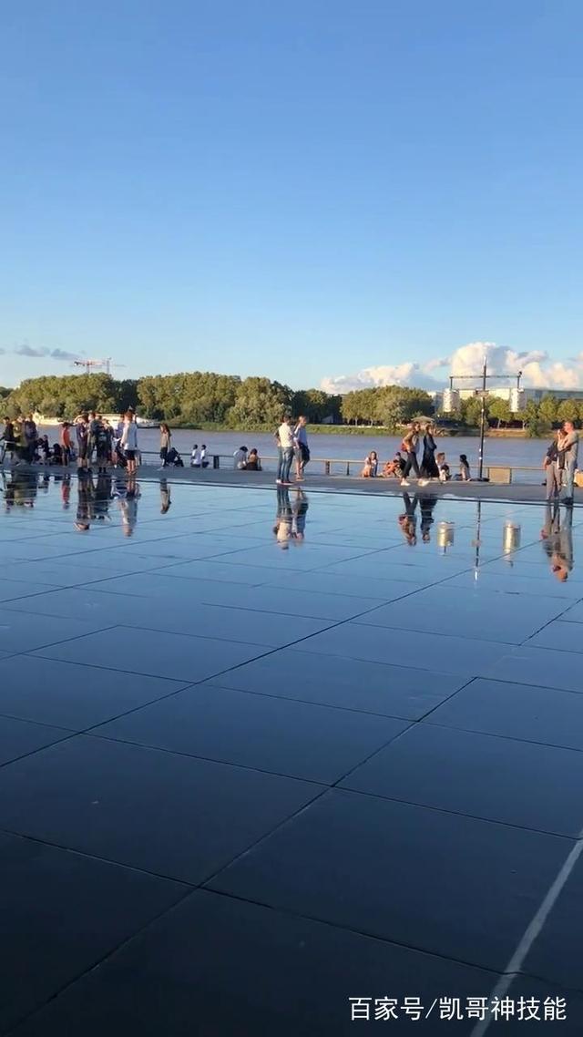 水镜广场