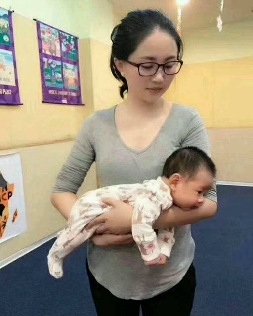 新生儿飞机抱多久合适