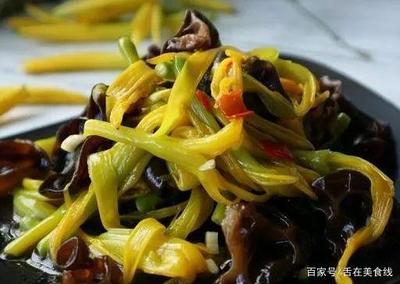木耳凉拌黄花菜的做法