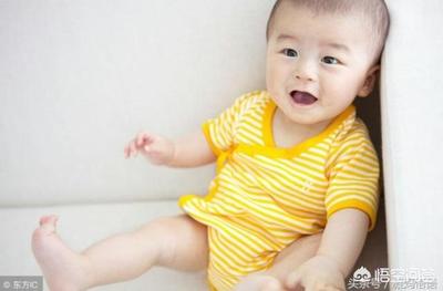宝宝几个月可以坐着抱