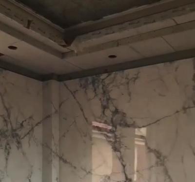 楼梯间厨房外墙渗水起皮