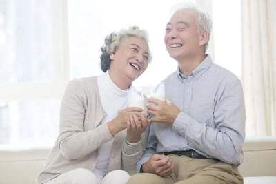 老年骨质疏松怎么治疗