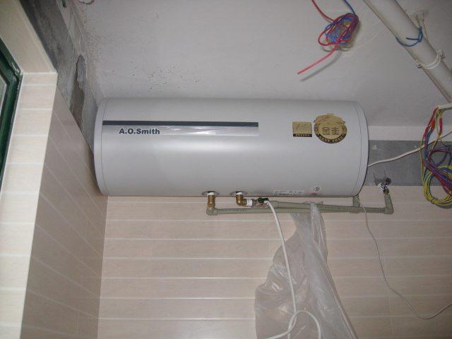 内卫离厨房远用什么热水器