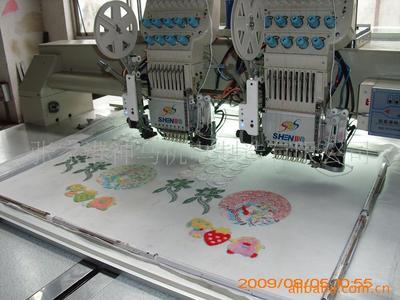 电脑绣鞋机