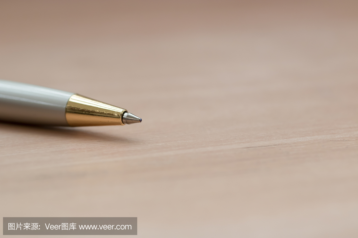 钢笔墨水渗进木地板