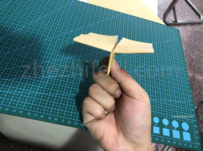 如何折滑翔机大翼纸飞机
