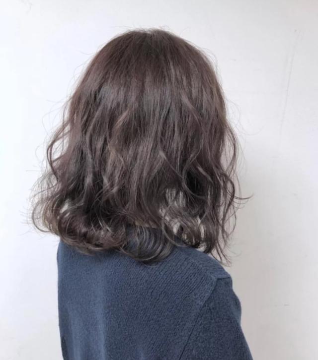 长发发尾微卷发型学生