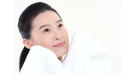 为什么脸的边缘长痘痘