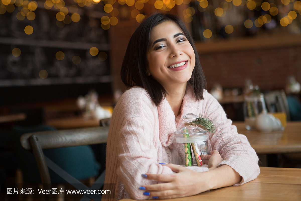 穿着简单的女人怎么赞美