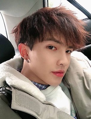 2019男士流行发型烫发