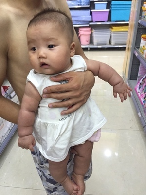 出生半个月的宝宝拉肚子怎么办