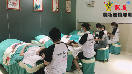 国内哪家美容学校好