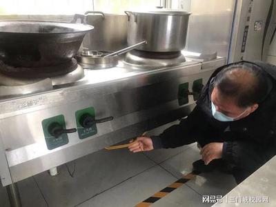 酒店厨房天燃气管子安全