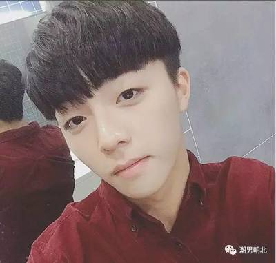 头发硬适合什么发型男