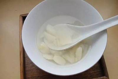 蒜头和冰糖能治咳嗽吗